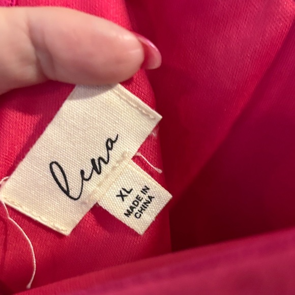 Elegant Pink Off-Shoulder Dress - Picture 3 of 3